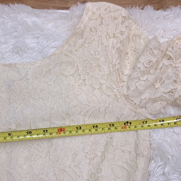 Lace Dress by Tulle - Picture 11 of 14